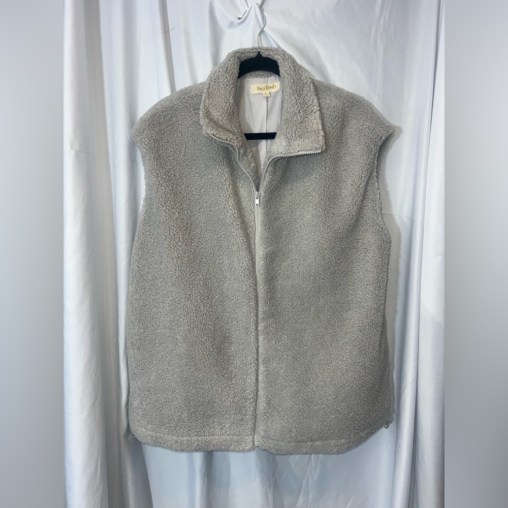 Foxy Kind Women's Beige Sherpa Vest M/L beige